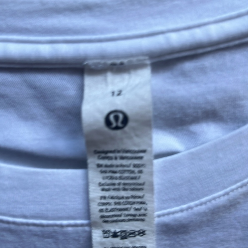 Lululemon White Short Sleeve T-Shirt - Picture 2 of 2